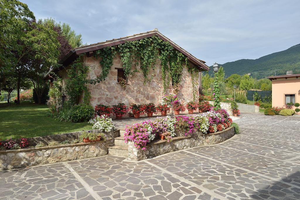 Agriturismo I Granai Crocemaroggia Exterior foto