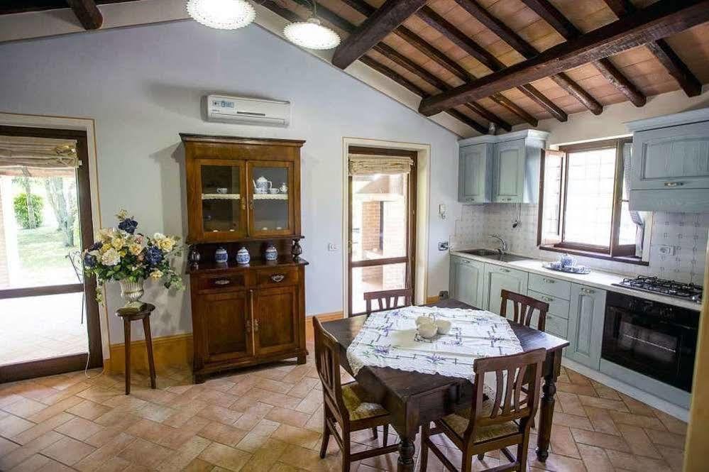 Agriturismo I Granai Crocemaroggia Exterior foto